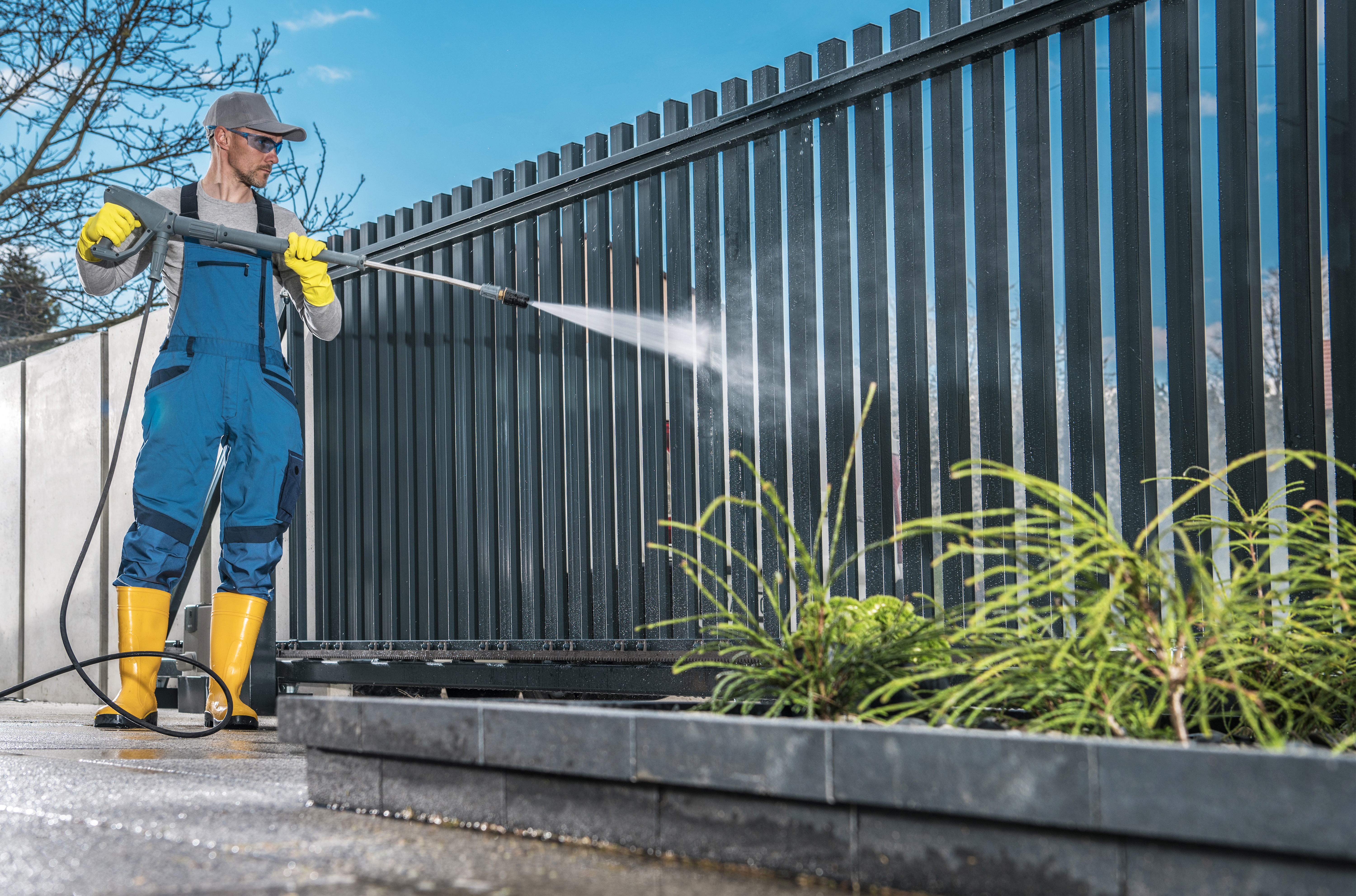 Fence cleaning image